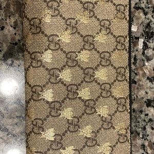 Gucci supreme bee wallet